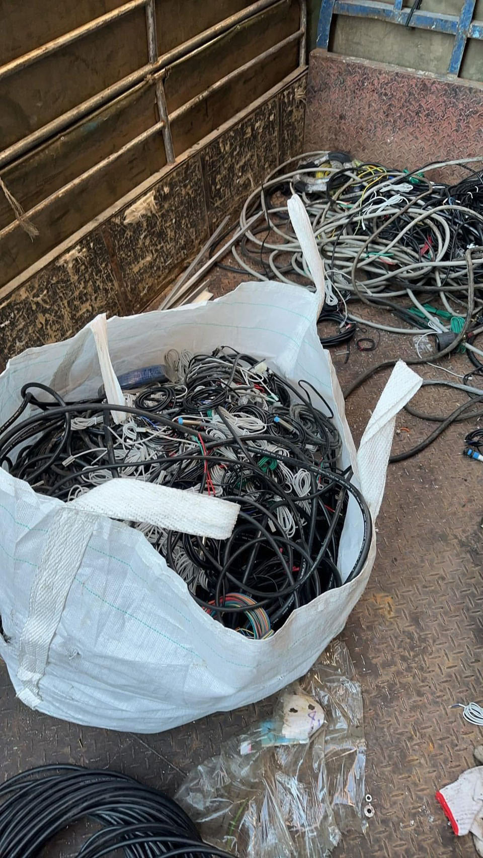 電線回收實績14